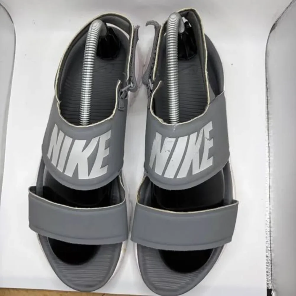 Women’s Nike Sandals Size 10